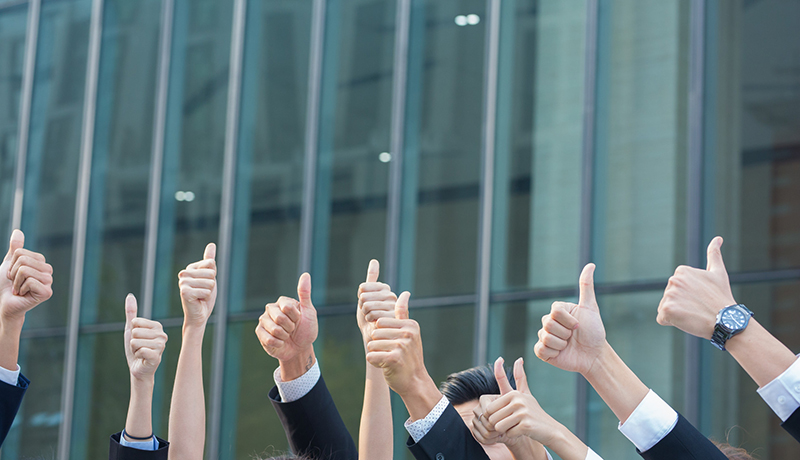 5da80d9696545.jpg 商務團隊合作共贏點贊.jpg